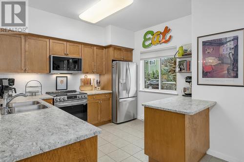 686 Lequime Road Unit# 109 Lot# 3, Kelowna, BC - Indoor Photo Showing Kitchen With Double Sink