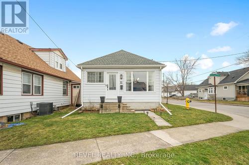 11 Delaware St, St. Catharines, ON - Outdoor
