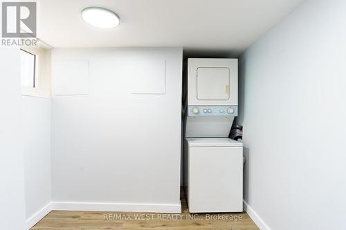 100 Mcclary Avenue, London, ON - Indoor Photo Showing Laundry Room