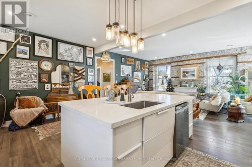 16 Ramore St, Cambridge, ON - Indoor Photo Showing Kitchen