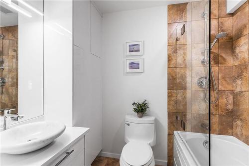 490 Seekings Street, Headingley, MB - Indoor Photo Showing Bathroom