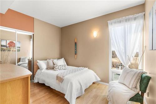 490 Seekings Street, Headingley, MB - Indoor Photo Showing Bedroom