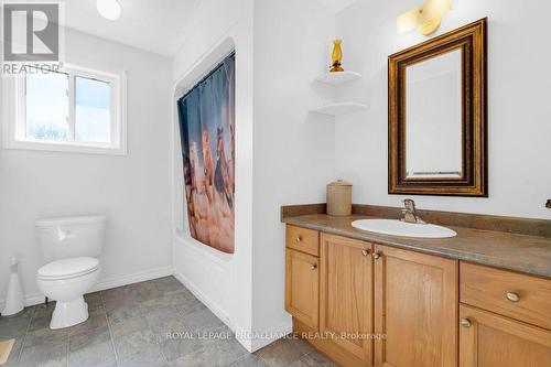 163 Crandall Rd, Cramahe, ON - Indoor Photo Showing Bathroom