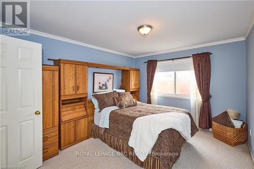 1063 Hansler Rd, Welland, ON - Indoor Photo Showing Bedroom