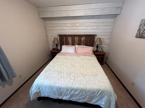 808 - 880 Northstar Drive, Kimberley, BC - Indoor Photo Showing Bedroom