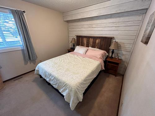 808 - 880 Northstar Drive, Kimberley, BC - Indoor Photo Showing Bedroom
