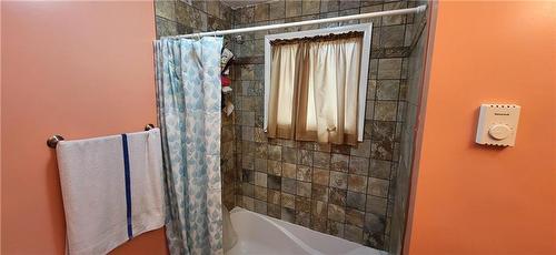 235 3Rd Avenue, Rapid City, MB - Indoor Photo Showing Bathroom