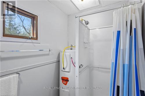 7936 Katharine Street, Lambton Shores, ON - Indoor Photo Showing Bathroom