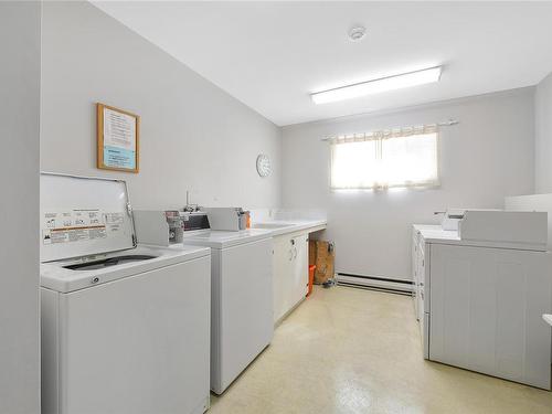 401-1115 Rockland Ave, Victoria, BC - Indoor Photo Showing Laundry Room