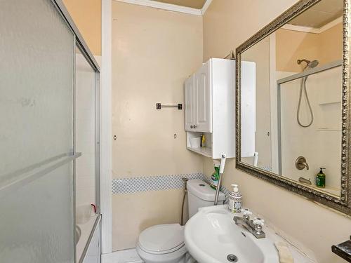 415 Boleskine Rd, Saanich, BC - Indoor Photo Showing Bathroom