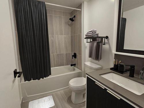 313-36 Zorra St, Toronto, ON - Indoor Photo Showing Bathroom