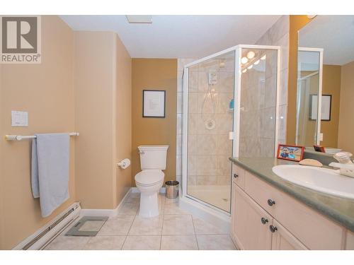 3221 Centennial Drive Unit# 307, Vernon, BC - Indoor Photo Showing Bathroom