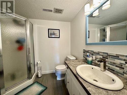 1870 Stayman Road, Kelowna, BC - Indoor Photo Showing Bathroom
