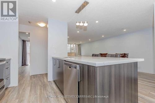 #104 -4205 Shipp Dr Dr, Mississauga, ON - Indoor Photo Showing Kitchen
