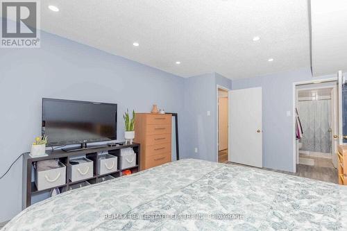 #104 -4205 Shipp Dr Dr, Mississauga, ON - Indoor Photo Showing Bedroom