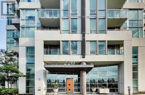 204 - 220 Burnhamthorpe Road W, Mississauga, ON - Outdoor