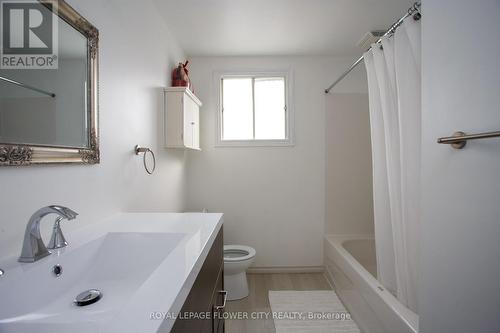 46 Avondale Crt, Chatham-Kent, ON - Indoor Photo Showing Bathroom