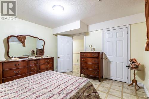 11 Somerset Glen, Guelph, ON - Indoor Photo Showing Bedroom