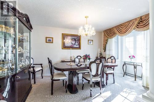 11 Somerset Glen, Guelph, ON - Indoor Photo Showing Dining Room
