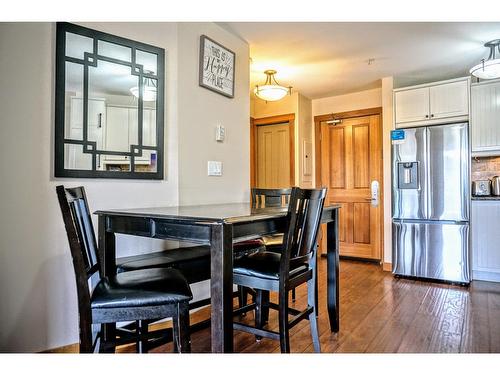 502 - 2080 Summit Drive, Panorama, BC - Indoor Photo Showing Dining Room