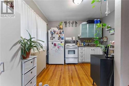 382 Third Avenue, Pembroke, ON - Indoor Photo Showing Kitchen