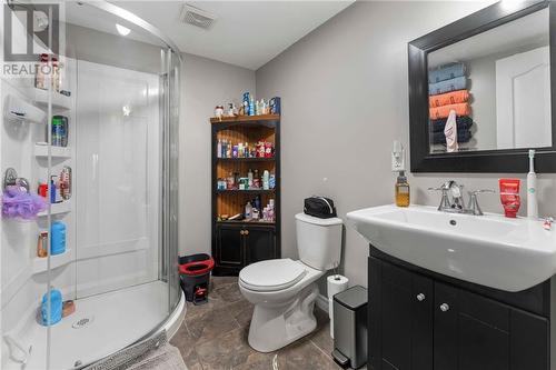 382 Third Avenue, Pembroke, ON - Indoor Photo Showing Bathroom