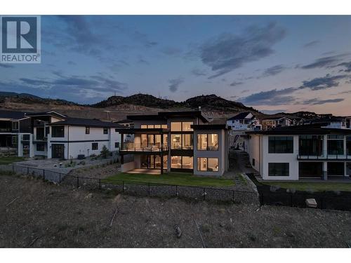 1054 Emslie Street, Kelowna, BC - Outdoor