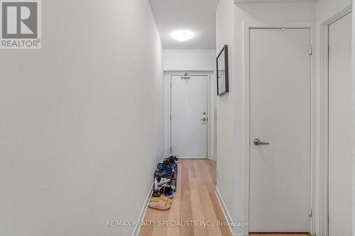 #605 -210 Simcoe St, Toronto, ON - Indoor Photo Showing Other Room