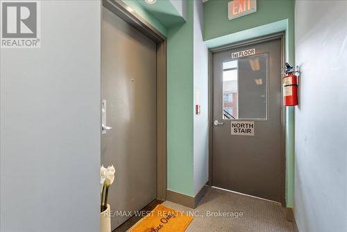 #101 -323 Kingston Rd, Toronto, ON - Indoor Photo Showing Other Room