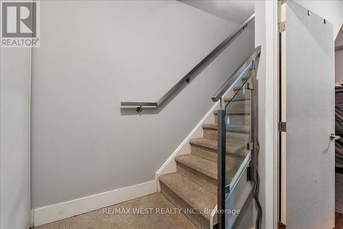 #101 -323 Kingston Rd, Toronto, ON - Indoor Photo Showing Other Room