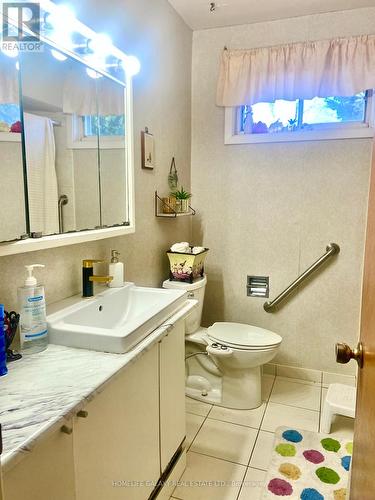 12 Brightview Cres, Toronto, ON - Indoor Photo Showing Bathroom