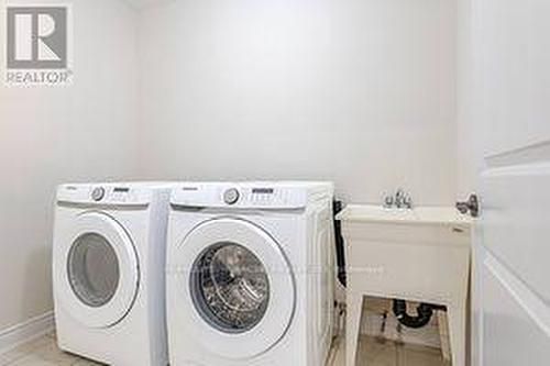 159 Sutherland Ave, Bradford West Gwillimbury, ON - Indoor Photo Showing Laundry Room