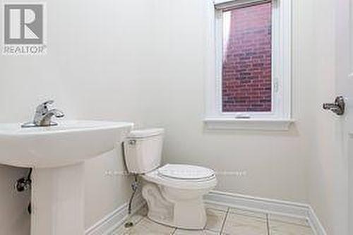 159 Sutherland Ave, Bradford West Gwillimbury, ON - Indoor Photo Showing Bathroom