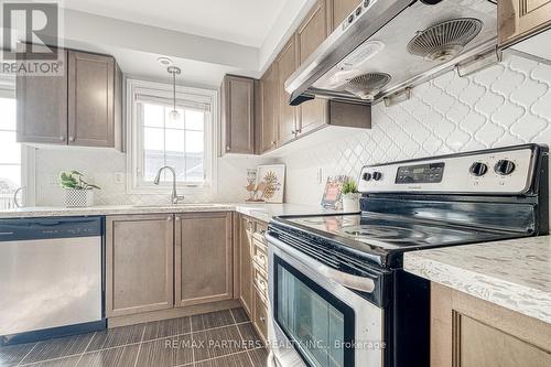 1 Percy Reesor St, Markham, ON - Indoor Photo Showing Kitchen With Stainless Steel Kitchen With Upgraded Kitchen