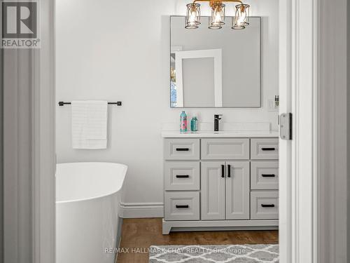 20 King Street S, Innisfil, ON - Indoor Photo Showing Bathroom