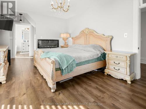 20 King Street S, Innisfil, ON - Indoor Photo Showing Bedroom