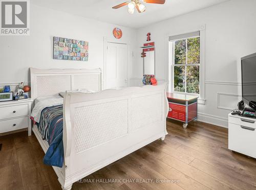 20 King Street S, Innisfil, ON - Indoor Photo Showing Bedroom