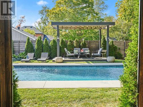 20 King Street S, Innisfil, ON - Outdoor With In Ground Pool