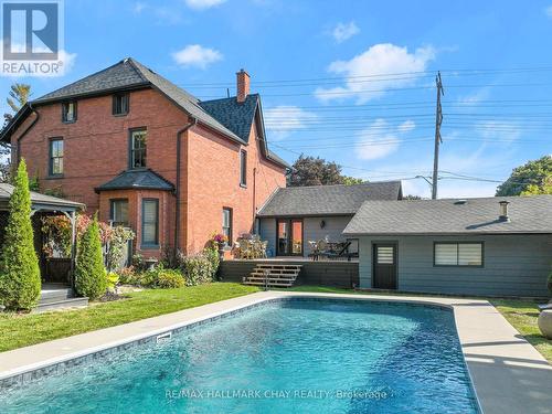 20 King Street S, Innisfil, ON - Outdoor With In Ground Pool