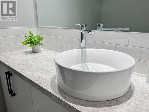 1560 Bay  Avenue, Trail, BC - Indoor Photo Showing Bathroom