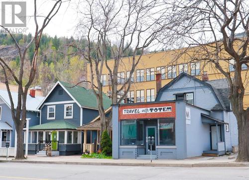 1560 Bay  Avenue, Trail, BC - Outdoor With Facade