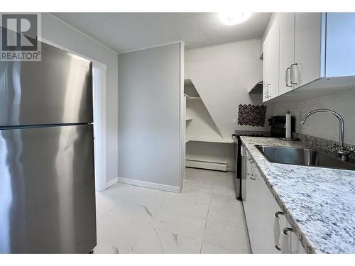 1560 Bay  Avenue, Trail, BC - Indoor Photo Showing Kitchen