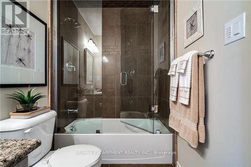 #7 -64 Mcgrath Crt, Hamilton, ON - Indoor Photo Showing Bathroom