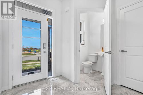 5048 Connor Dr, Lincoln, ON - Indoor Photo Showing Bathroom