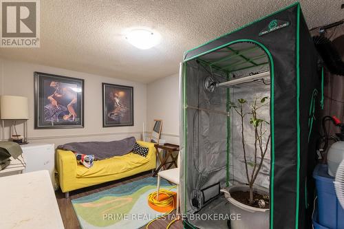 15 Wenlock Crescent, London, ON - Indoor Photo Showing Bathroom