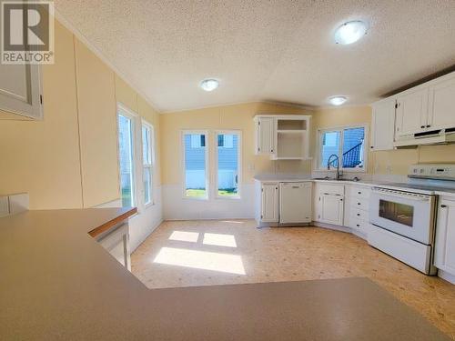 4-4500 Claridge Road, Powell River, BC - Indoor Photo Showing Kitchen