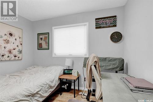 3319 Bloore Bay E, Regina, SK - Indoor Photo Showing Bedroom