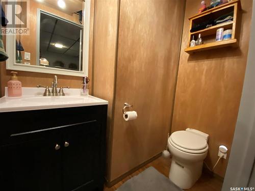 1129 Kaposvar Drive, Esterhazy, SK - Indoor Photo Showing Bathroom