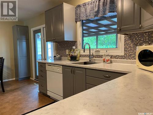 1129 Kaposvar Drive, Esterhazy, SK - Indoor Photo Showing Kitchen