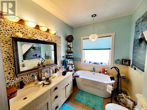 4 Cocapa Avenue, Kenosee Lake, SK - Indoor Photo Showing Bathroom